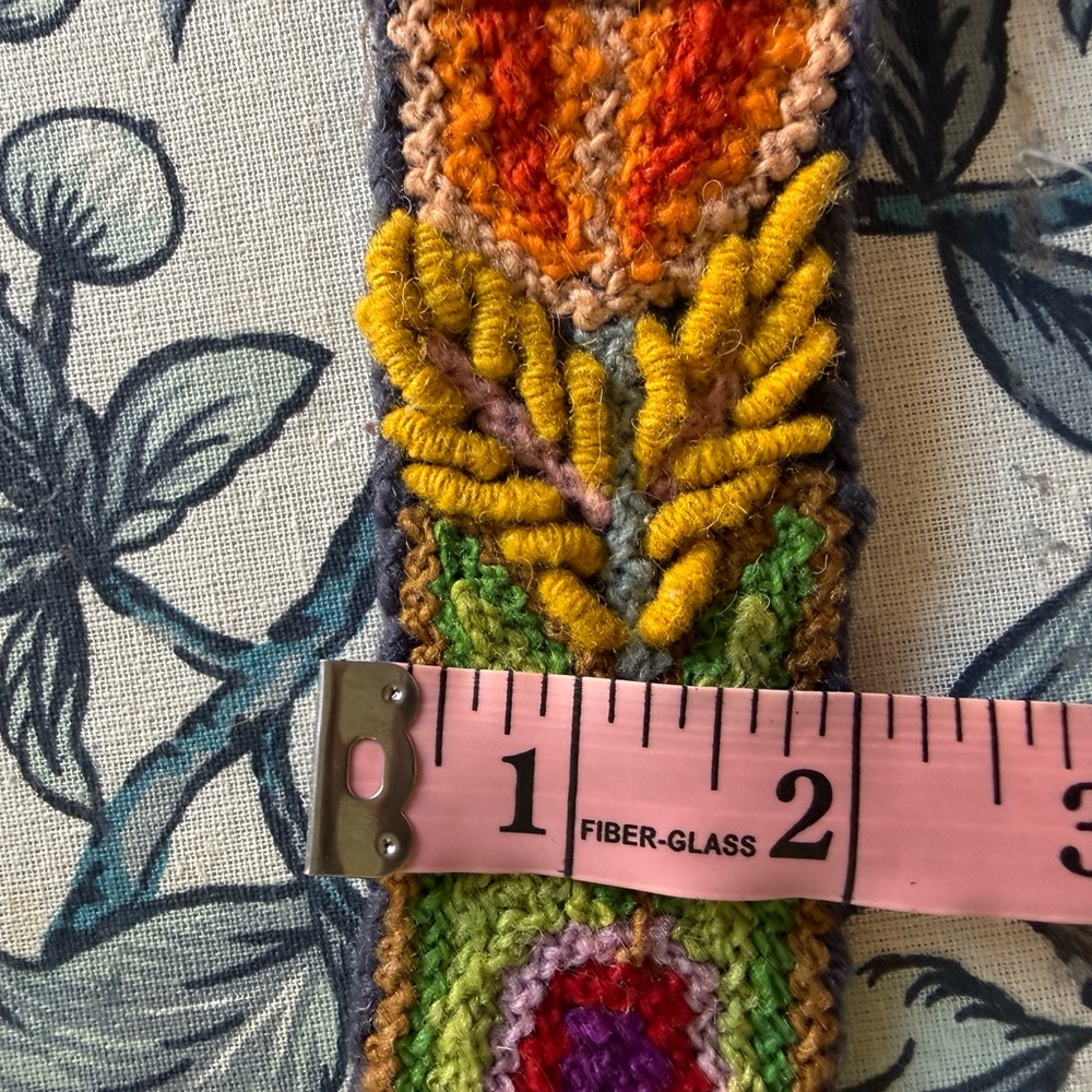 Jenny Krauss floral embroidered wool belt - Picture 5 of 7